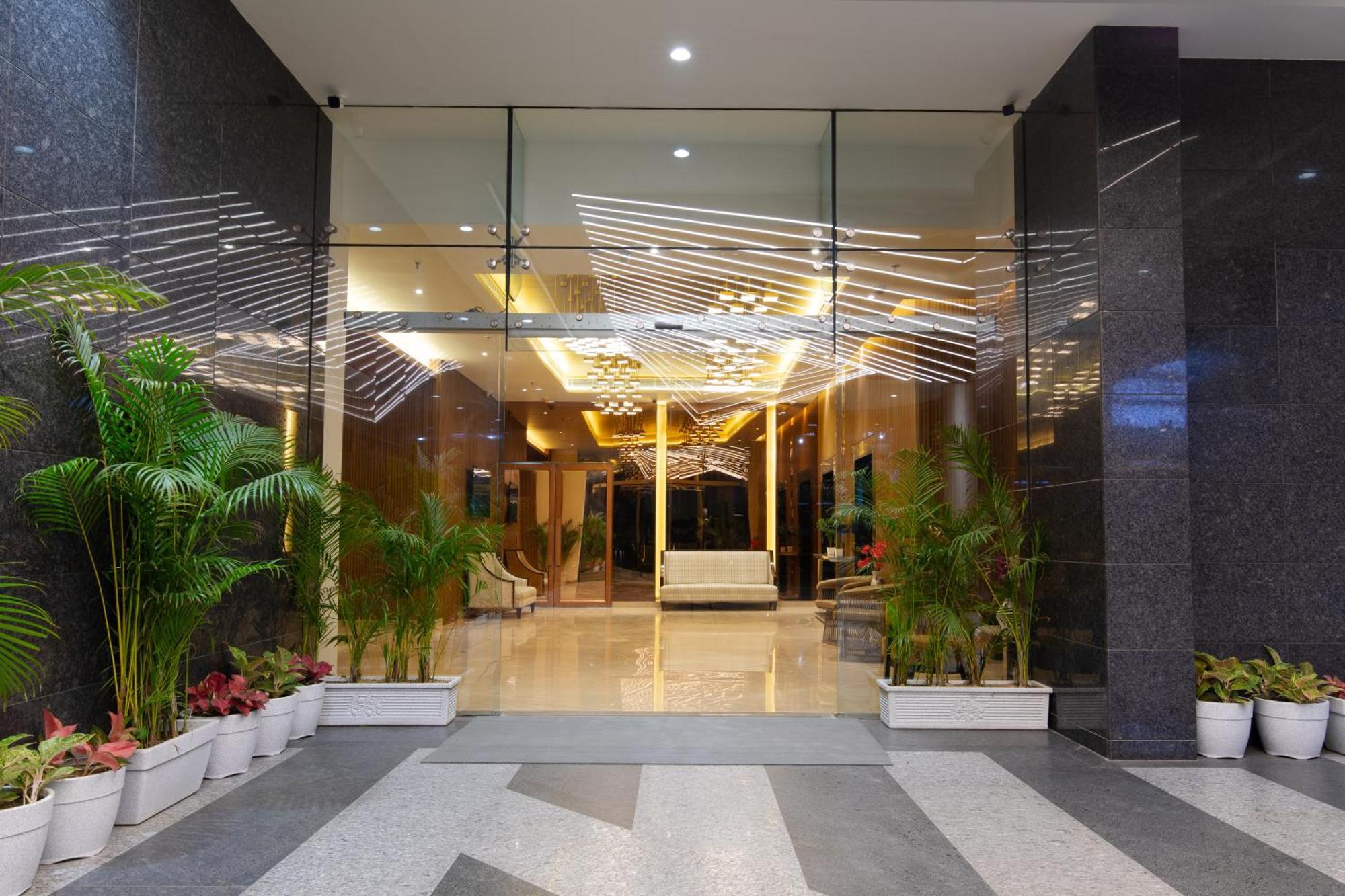 Hometel Alambagh Lucknow - A Sarovar Hotel Exterior foto